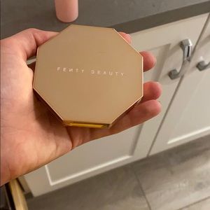 Fenty Beauty Sun Stalkr Bronzer in Private Island
